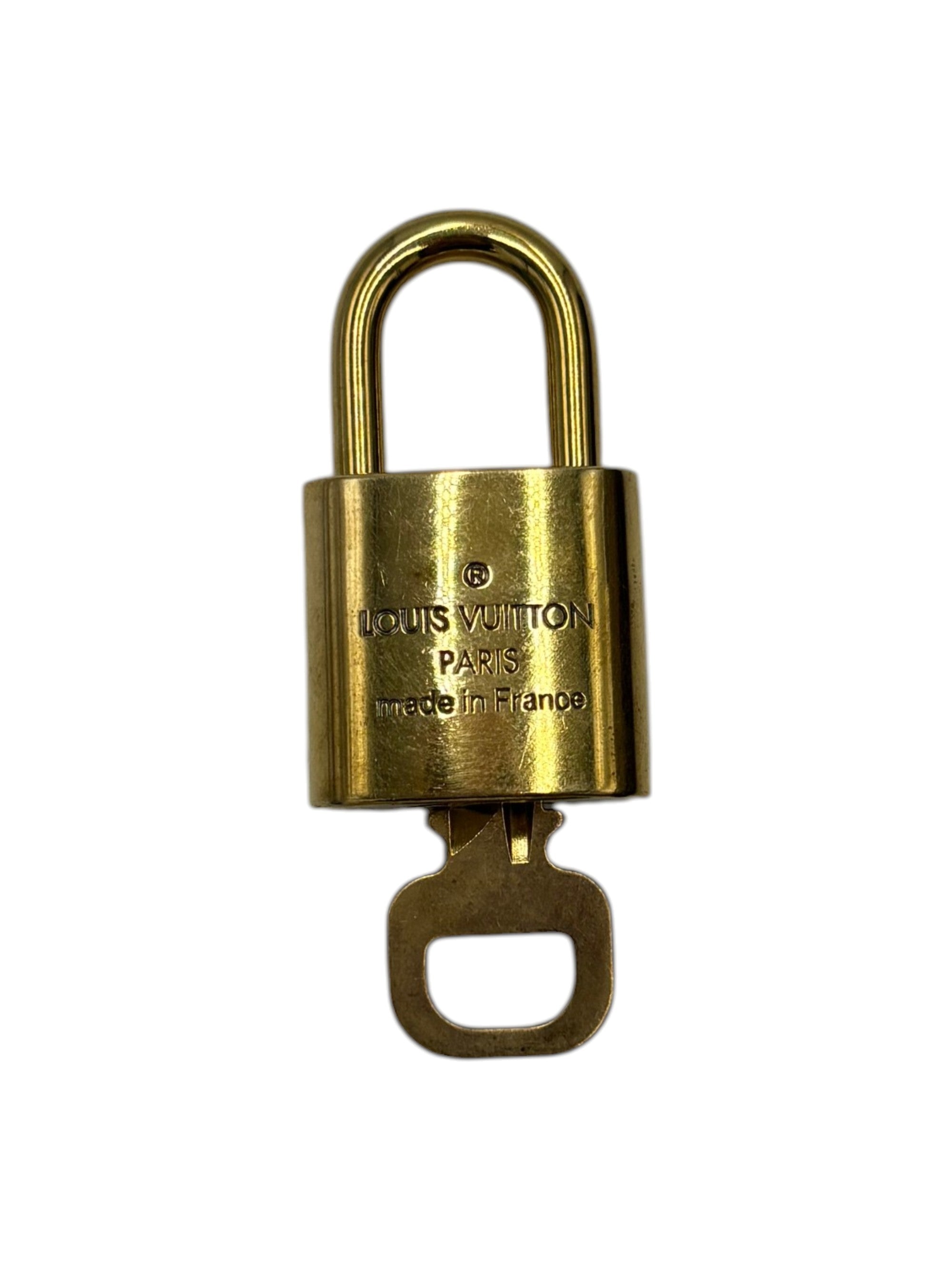 Louis Vuitton Padlock And Key Logo Cufflinks Metal Gold Metal Charms And Keychains Accessory (Pre-Owned)