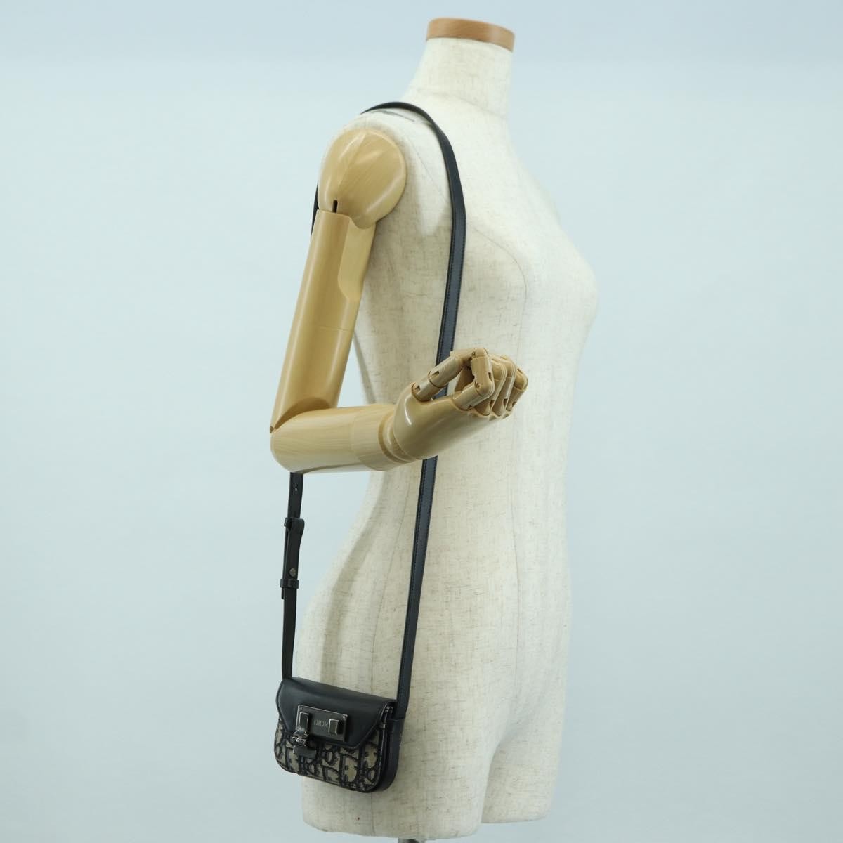 Christian Dior Clasp Lock Messenger Oblique Canvas And Leather Navy Canvas Clutche & Pouche Bag (Pre-Owned)