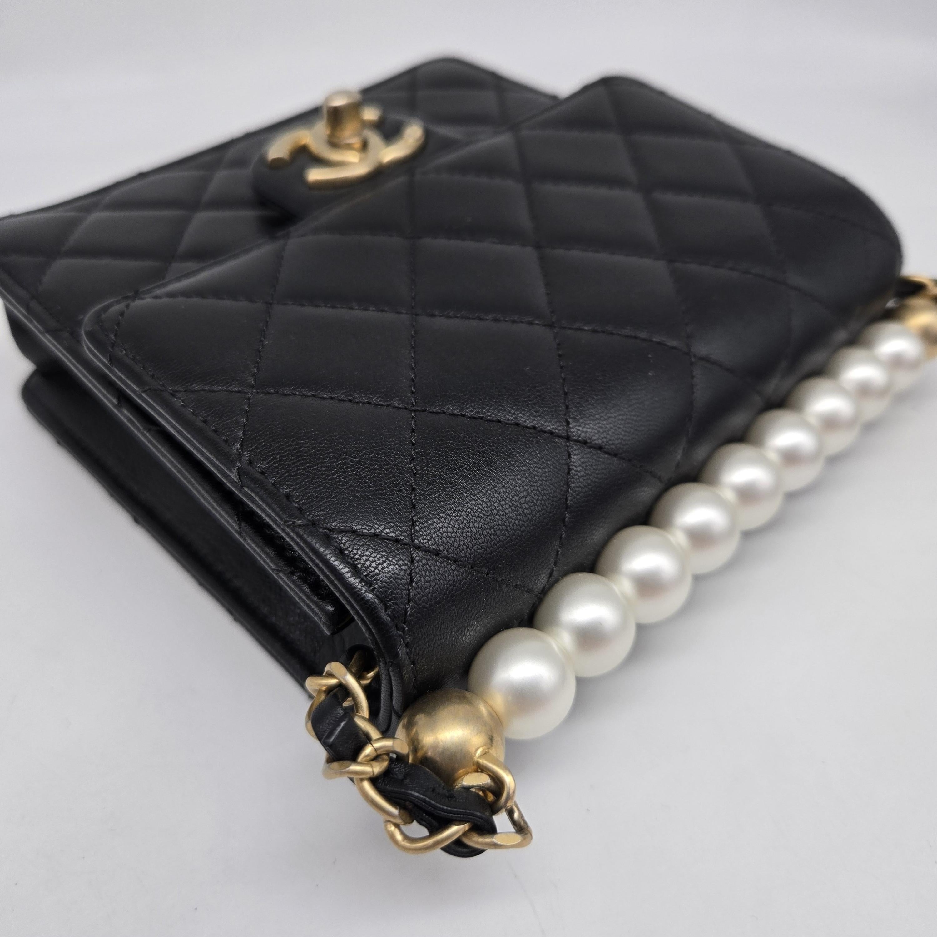 Chanel Chic Pearls Flap Clutch With Chain Quilted Lambskin Black Leather Crossbody Bag Bag (Pre-Owned)