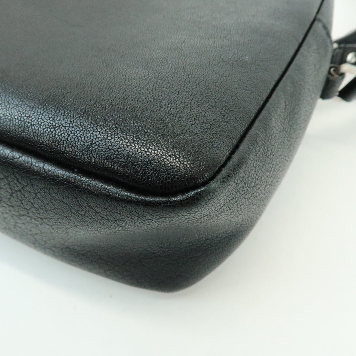 Saint Laurent Lou Camera Leather Black Leather Handbag (Pre-Owned)