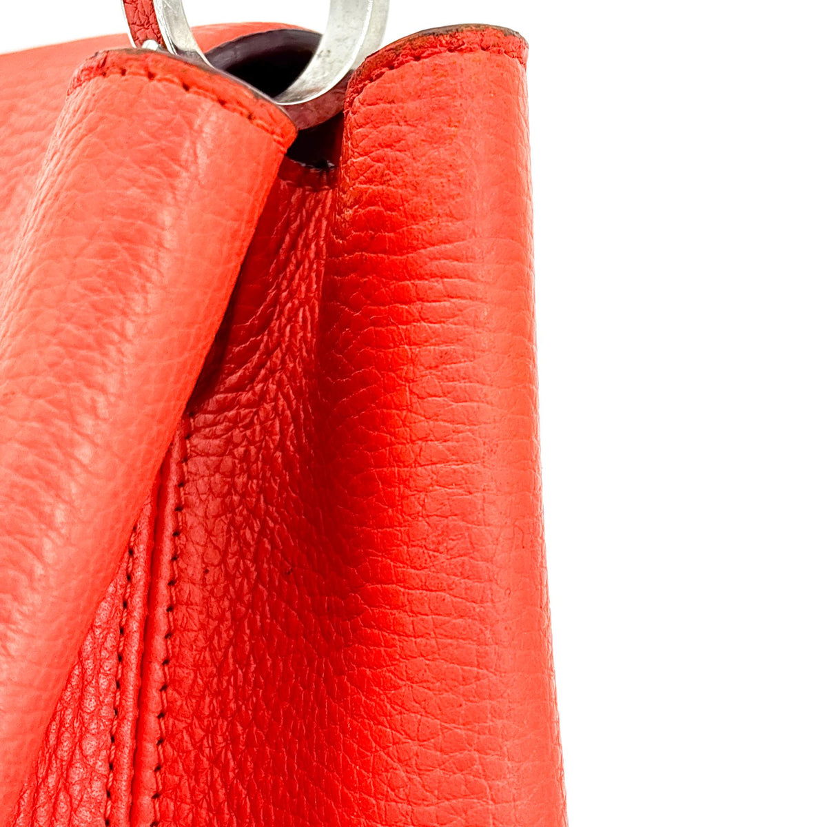 Louis Vuitton Capucines Leather Red Leather Handbag (Pre-Owned)