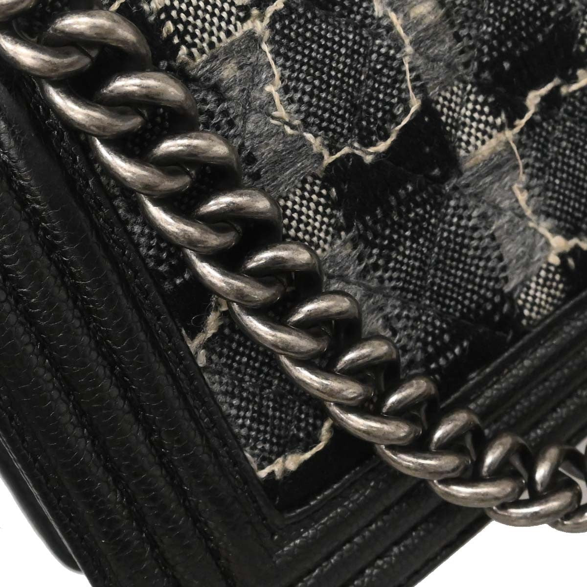 Chanel Boy Flap Tweed And Leather Black Leather Shoulder Bag Bag (Pre-Owned)