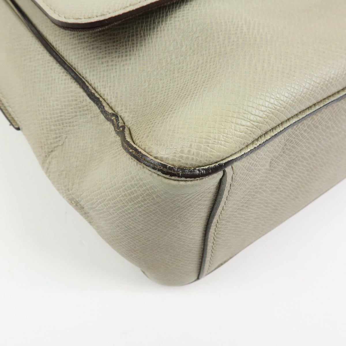 Louis Vuitton Milo Messenger Taiga Leather Beige Leather Handbag (Pre-Owned)
