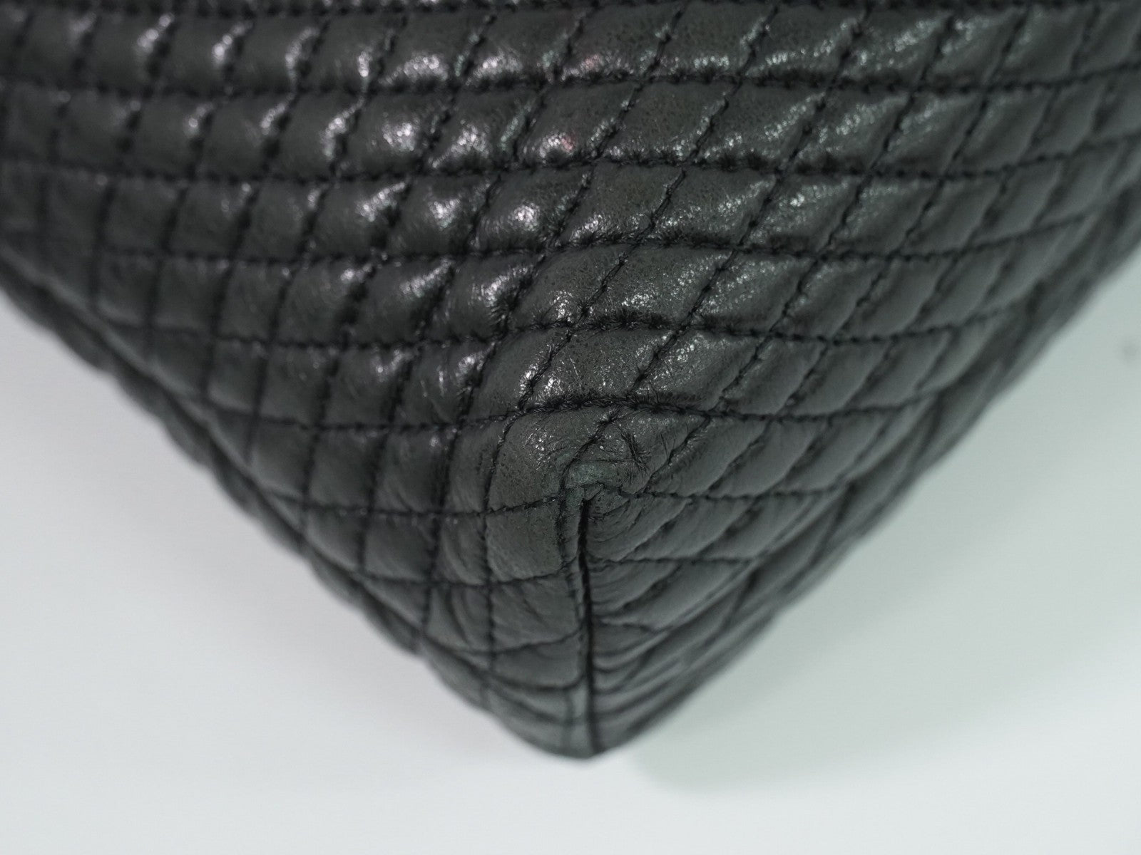 Bally Vintage Quilted Leather Black Leather Handbag (Pre-Owned)