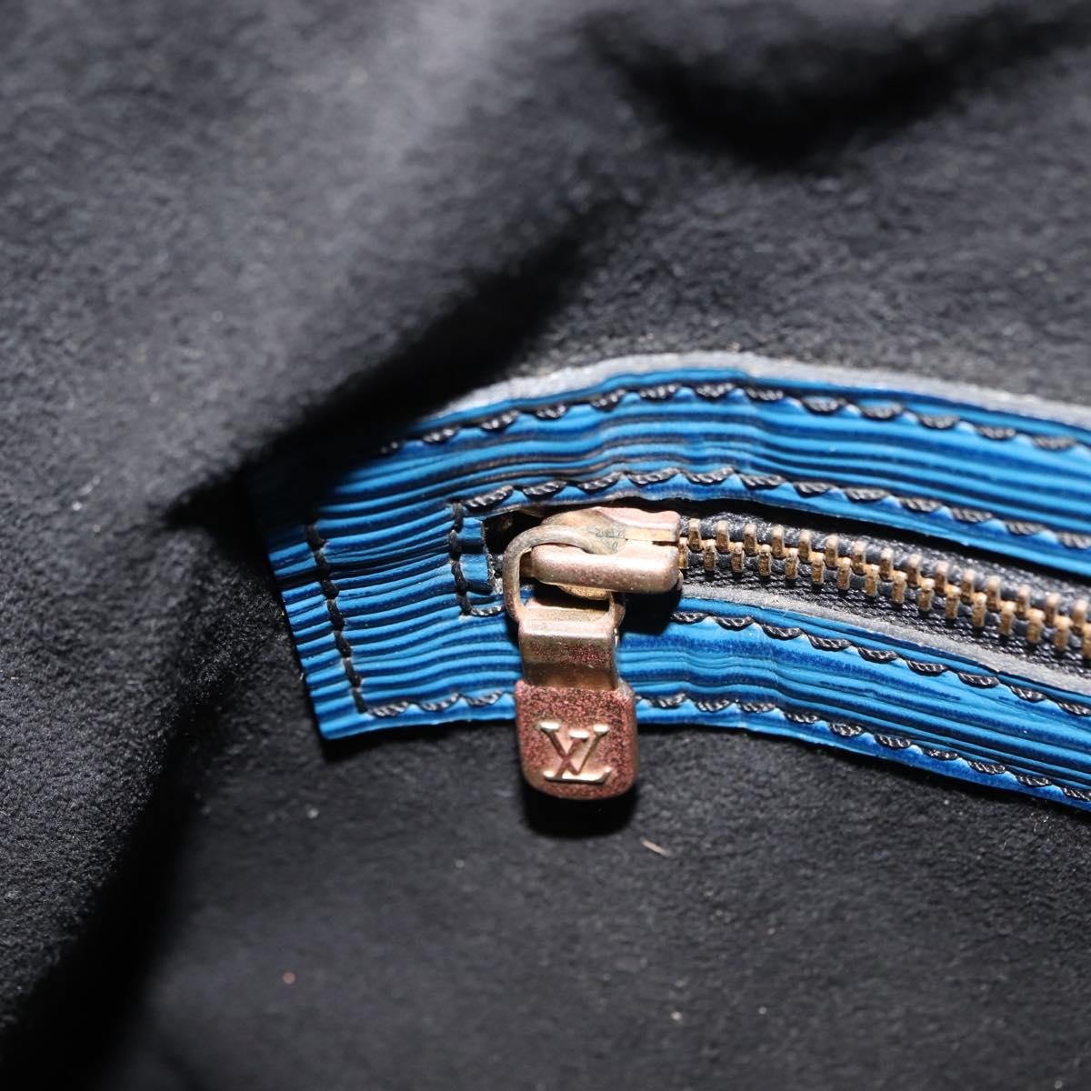 Louis Vuitton Tricolor Noe Epi Leather Blue Leather Shoulder Bag Bag (Pre-Owned)