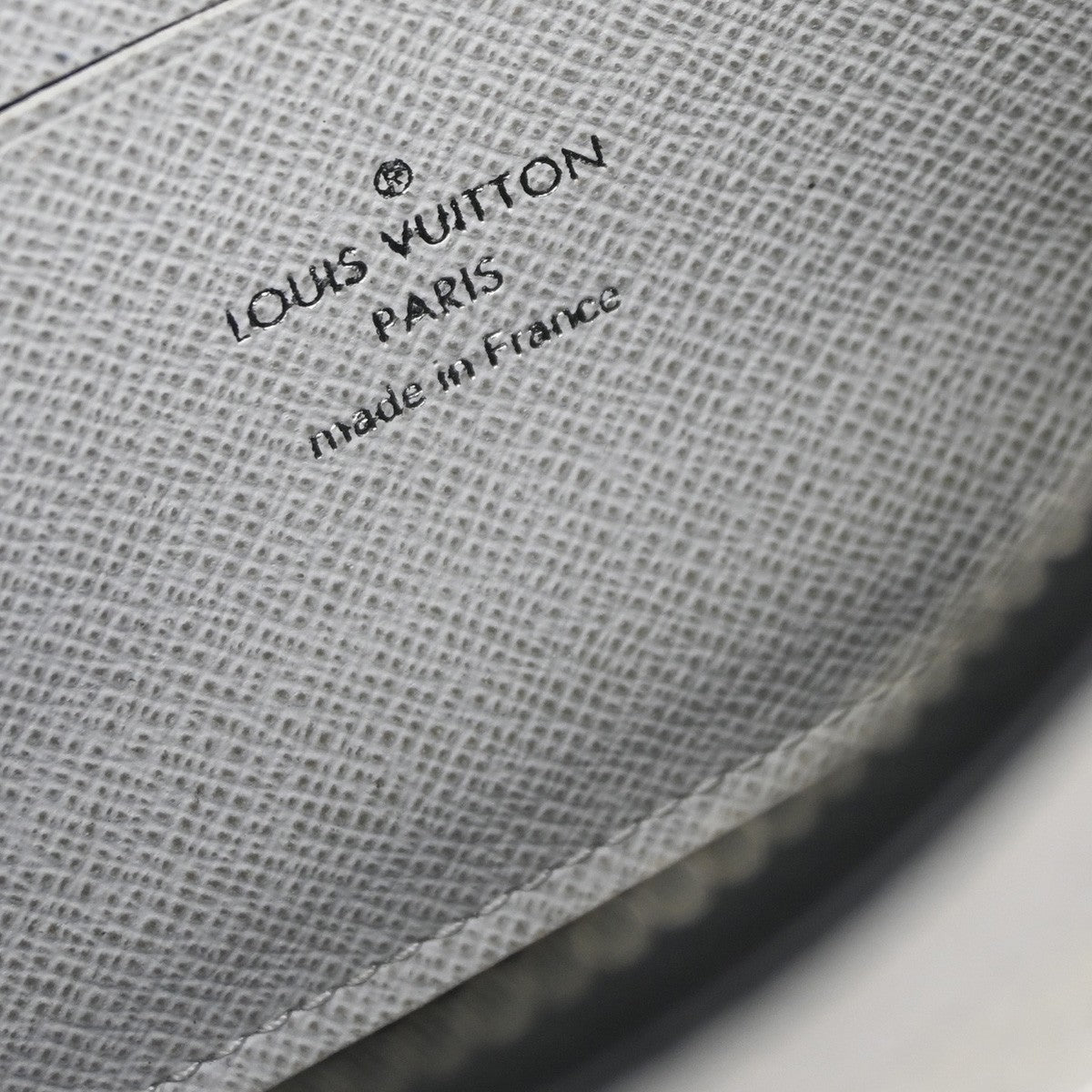 Louis Vuitton Discovery Pochette Monogram Taigarama White Leather Clutche & Pouche Bag (Pre-Owned)