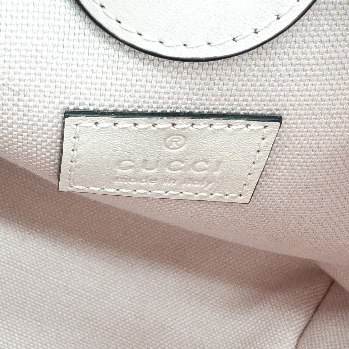 Gucci Gg Emblem Bucket Bag Leather Beige Calfskin Shoulder Bag Bag (Pre-Owned)