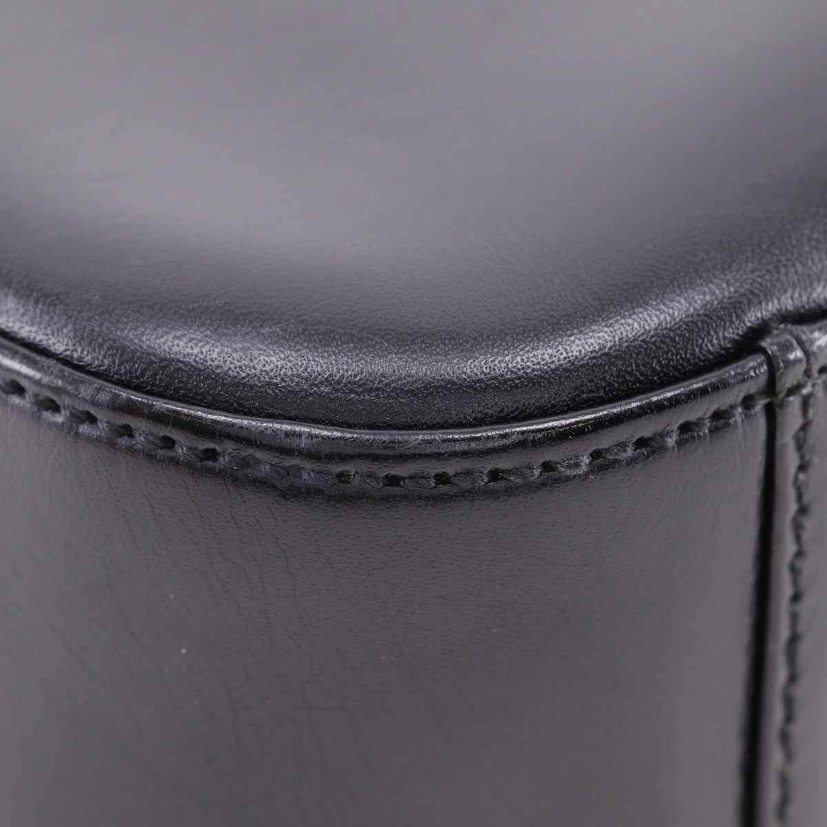 Burberry Shoulder Leather Black Leather Shoulder Bag Bag (Pre-Owned)