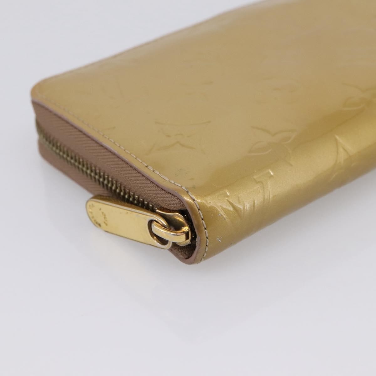 Louis Vuitton Zippy Monogram Vernis Beige Patent_Leather Wallets Accessory (Pre-Owned)