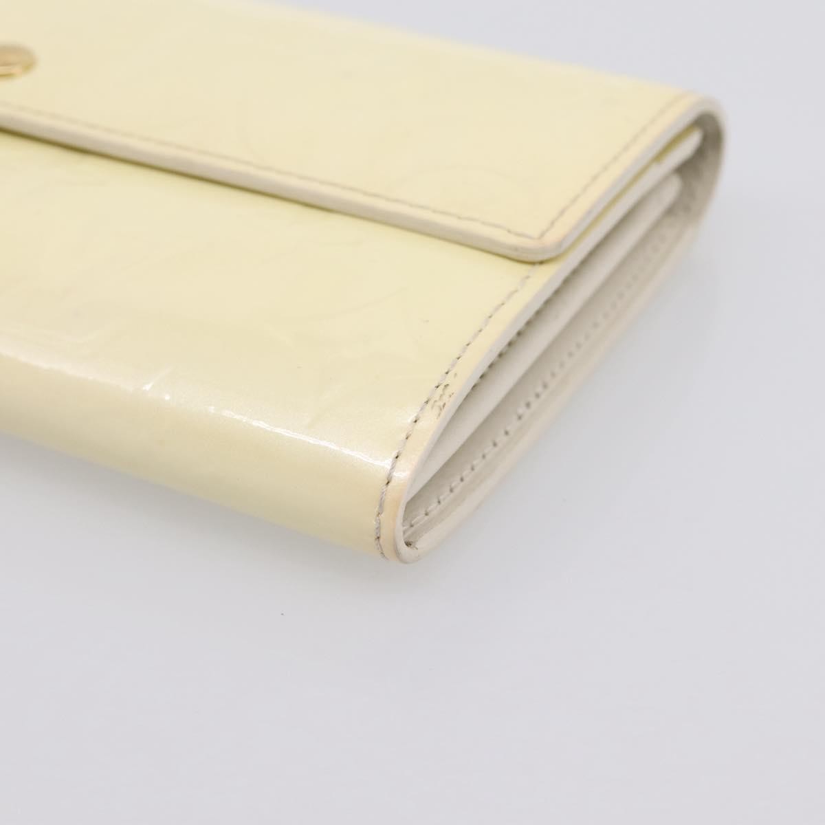 Louis Vuitton Vintage Sarah Monogram Vernis Beige Patent_Leather Wallets Accessory (Pre-Owned)