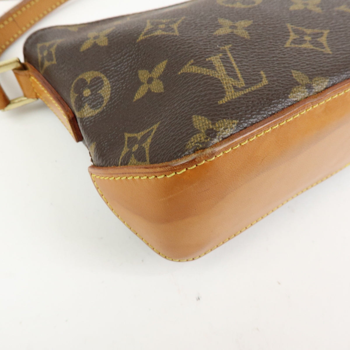 Louis Vuitton Trotteur Monogram Canvas Brown Canvas Handbag (Pre-Owned)