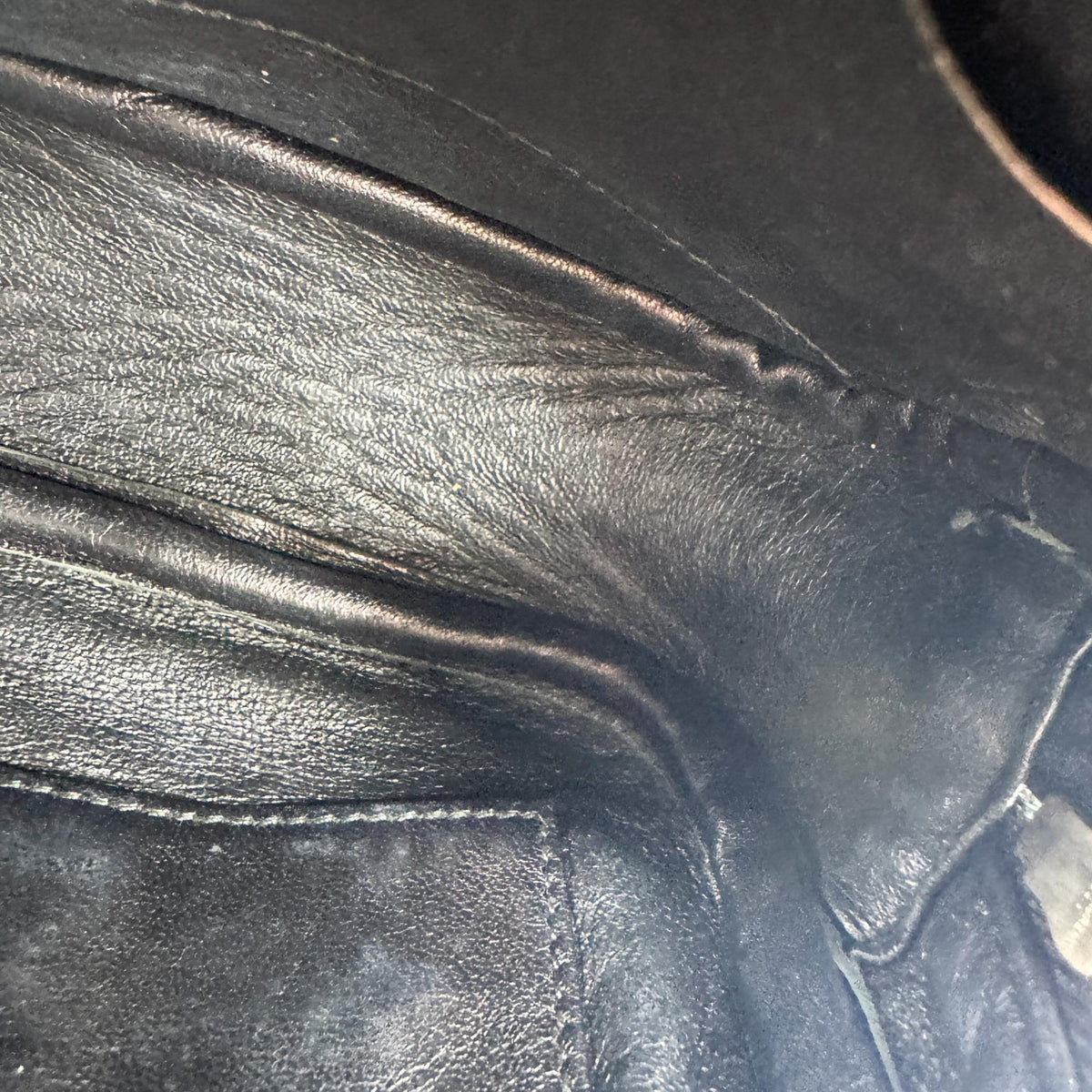 Saint Laurent Classic Monogram Blogger Leather Black Leather Crossbody Bag Bag (Pre-Owned)