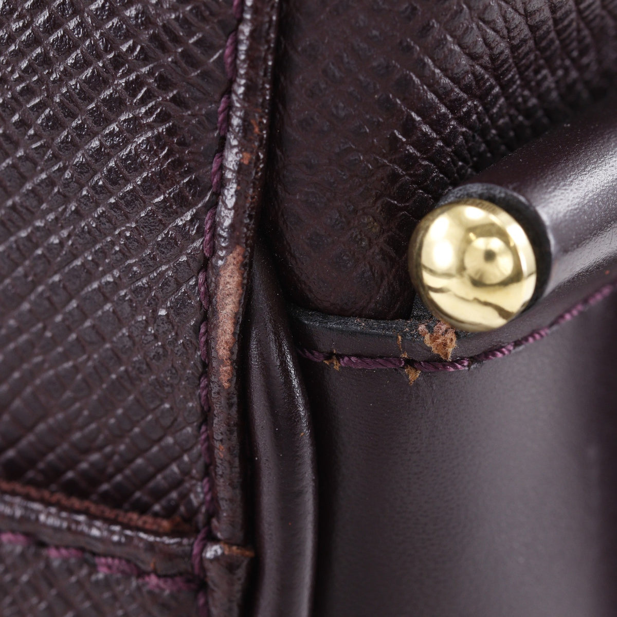 Louis Vuitton Yaranga Messenger Taiga Leather Burgundy Leather Shoulder Bag Bag (Pre-Owned)