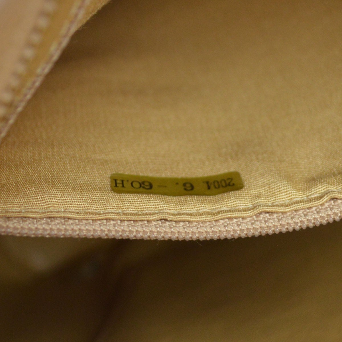 Chanel Medallion Quilted Caviar Beige Leather Tote Bag Bag (Pre-Owned)
