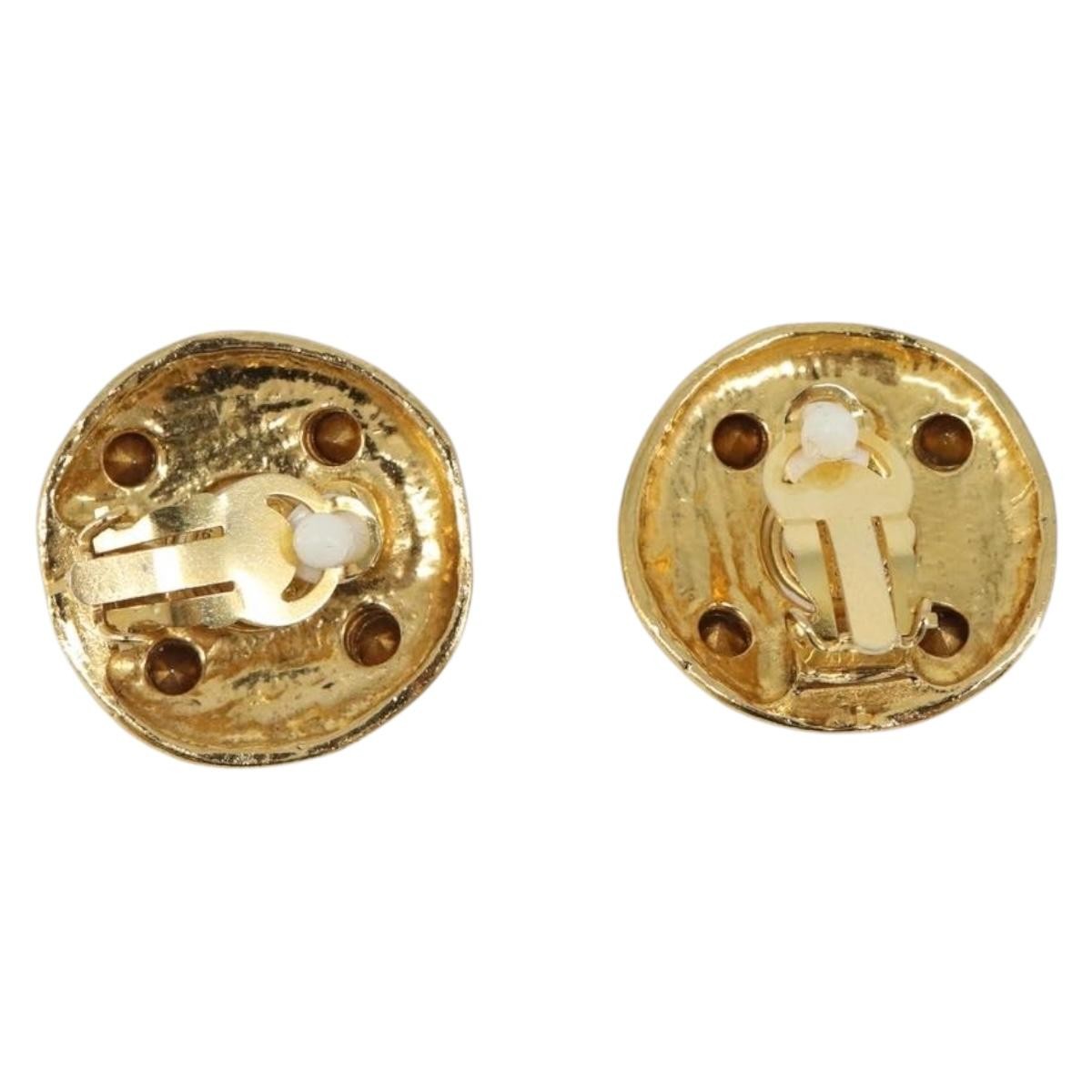 Chanel Vintage Round Clip-On Metal With Faux Pearl Gold Metal Earrings Jewelry (Pre-Owned)