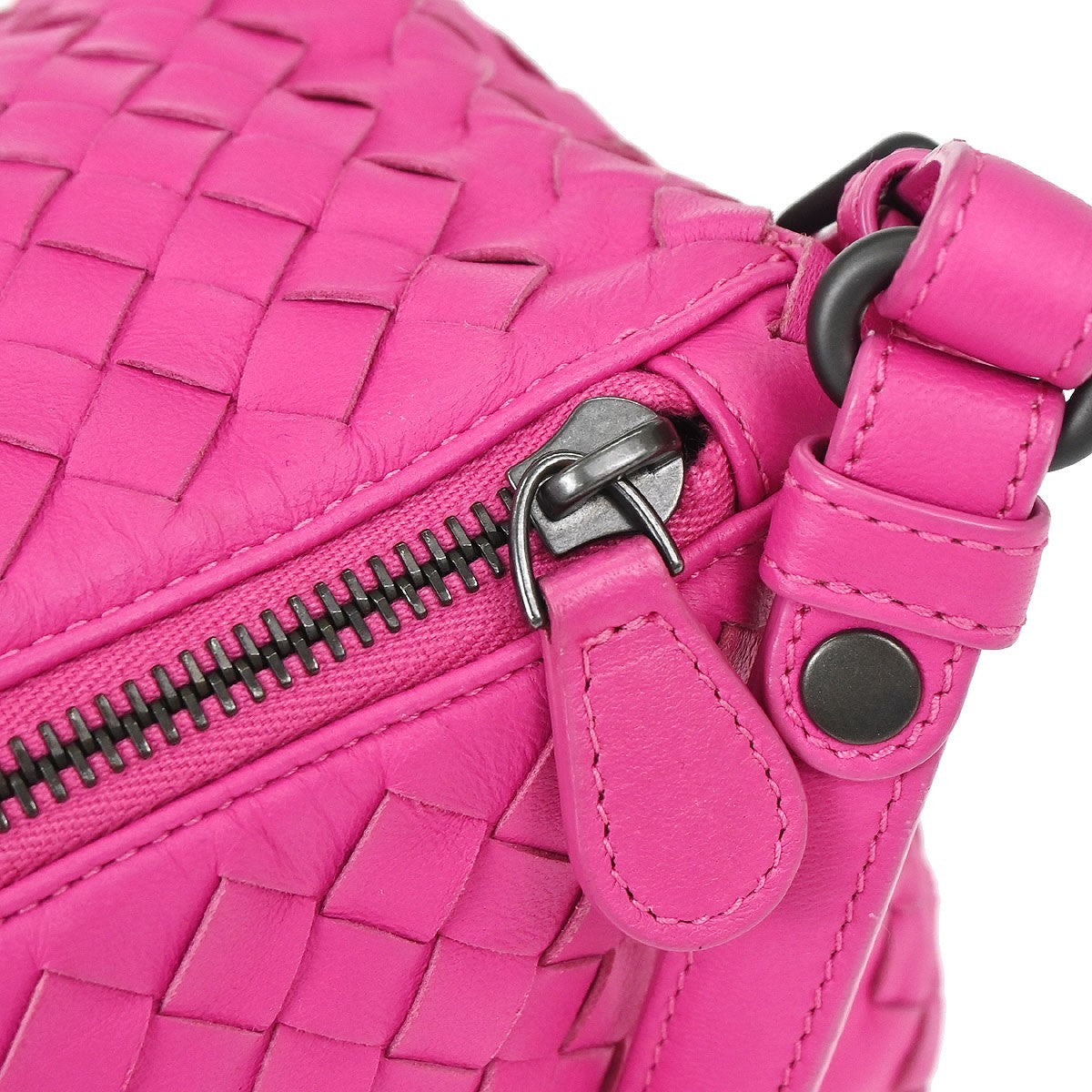 Bottega Veneta Intrecciato Leather Pink Leather Handbag (Pre-Owned)