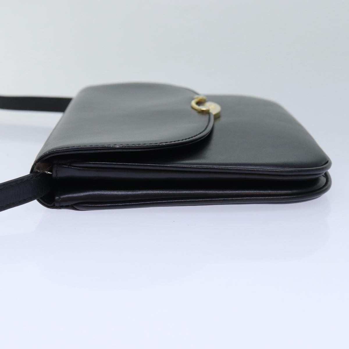 Bally Vintage Leather Black Leather Shoulder Bag Bag (Pre-Owned)