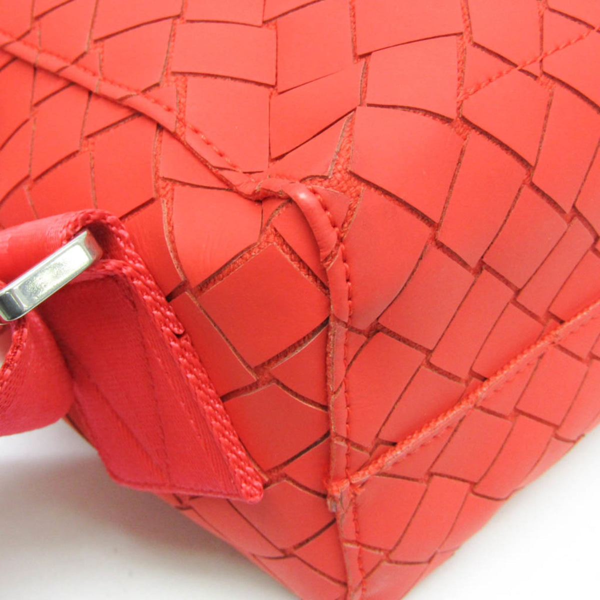 Bottega Veneta Fold-Over Intrecciato Effect Rubber Red Rubber Backpack Bag (Pre-Owned)