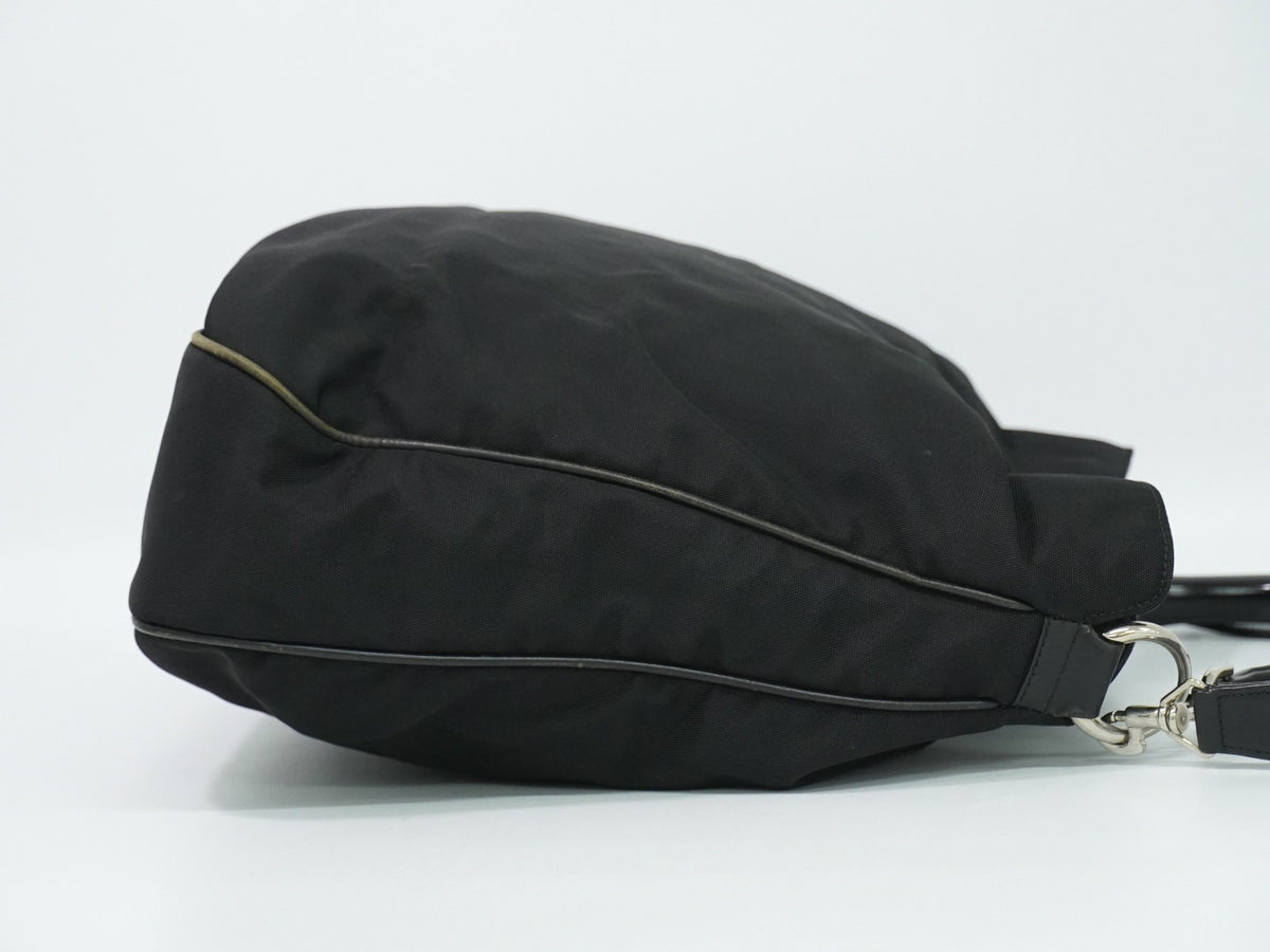 Gucci Vintage Bamboo Hobo Nylon Black Nylon Shoulder Bag Bag (Pre-Owned)