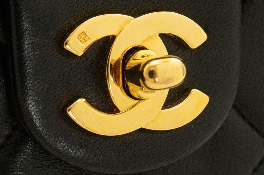 Chanel Vintage Square Classic Flap Quilted Lambskin Black Leather Shoulder Bag Bag (Pre-Owned)