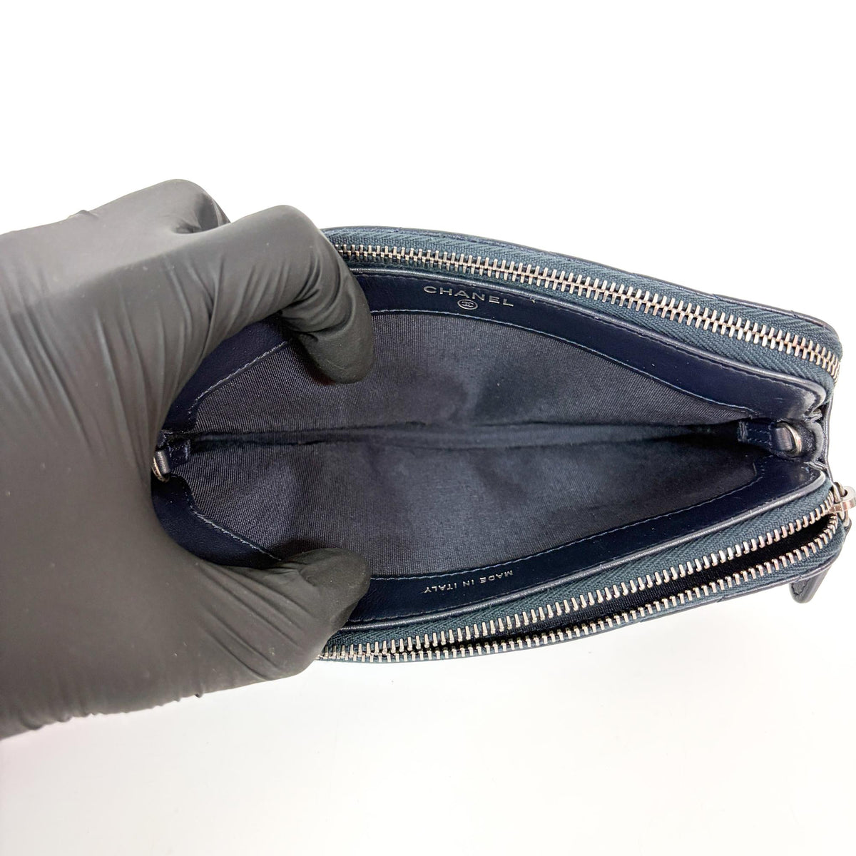 Chanel Cc Double Zip Clutch With Chain Chevron Lambskin Navy Leather Clutche & Pouche Bag (Pre-Owned)