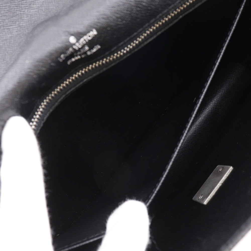 Louis Vuitton Selenga Pochette Taiga Leather Black Leather Clutche & Pouche Bag (Pre-Owned)