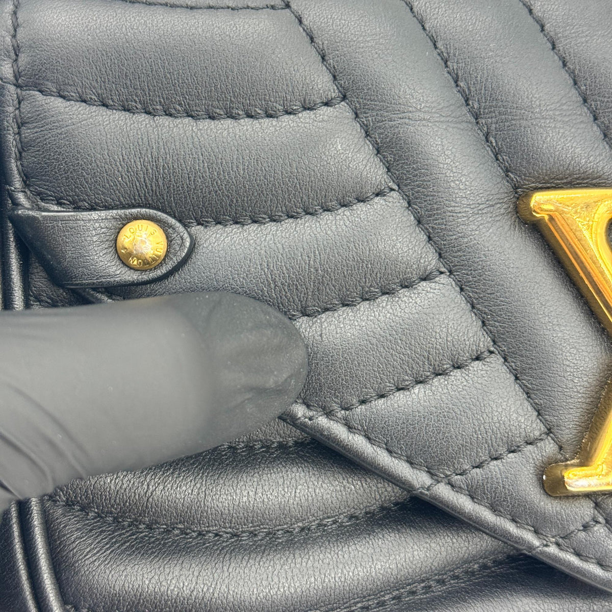 Louis Vuitton New Wave Chain Quilted Leather Black Leather Handbag (Pre-Owned)