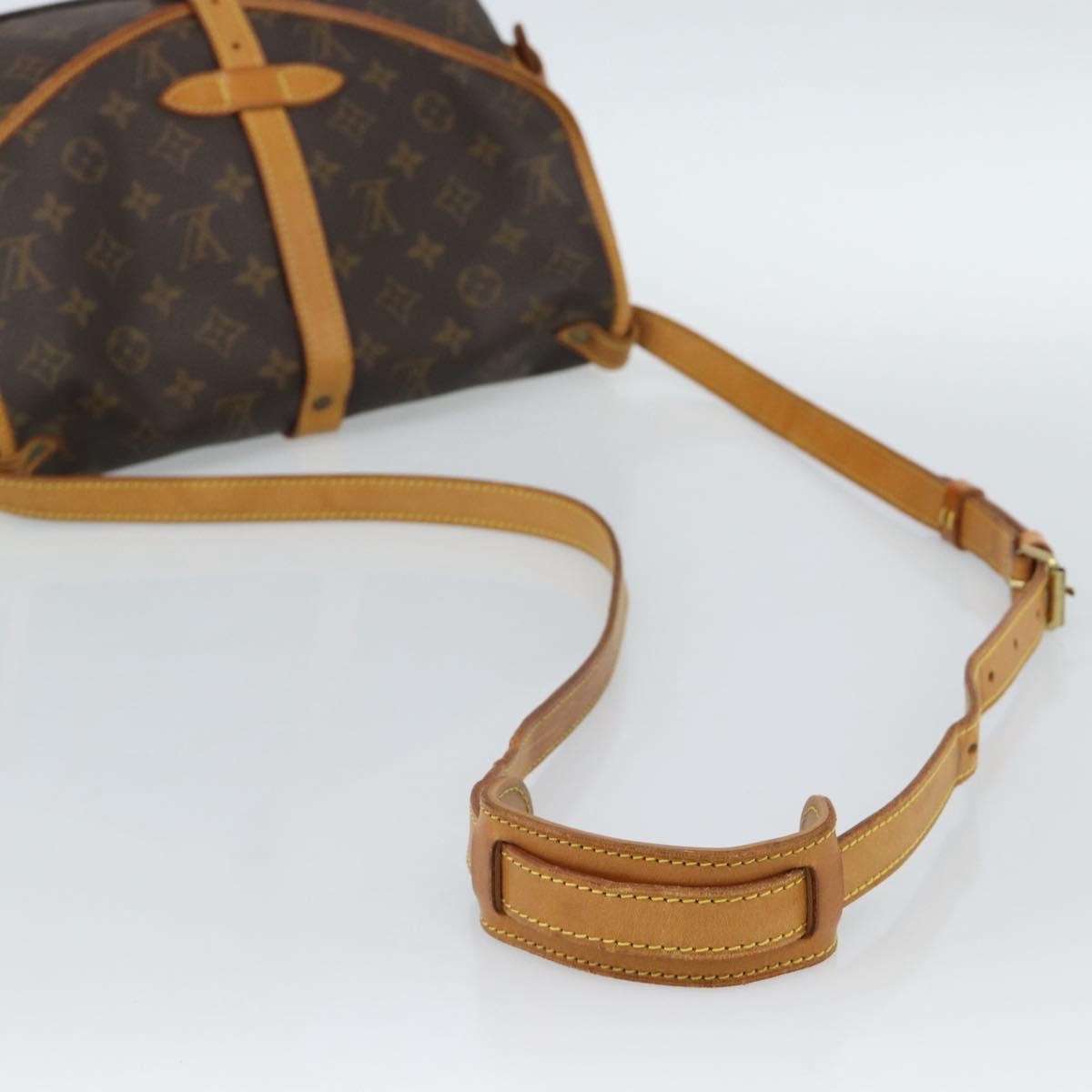 Louis Vuitton Saumur Monogram Canvas Brown Canvas Shoulder Bag Bag (Pre-Owned)
