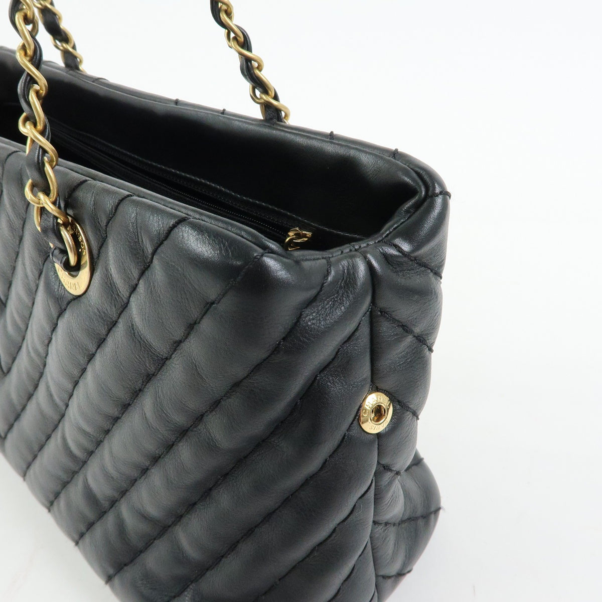 Chanel V Stitch Leather Black Calfskin Handbag (Pre-Owned)