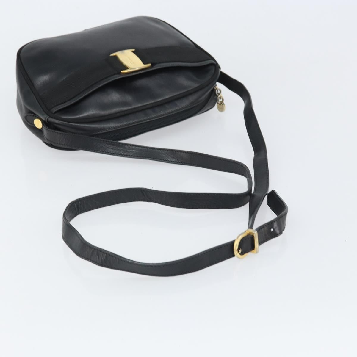 Salvatore Ferragamo Vara Bow Camera Leather Black Leather Shoulder Bag Bag (Pre-Owned)