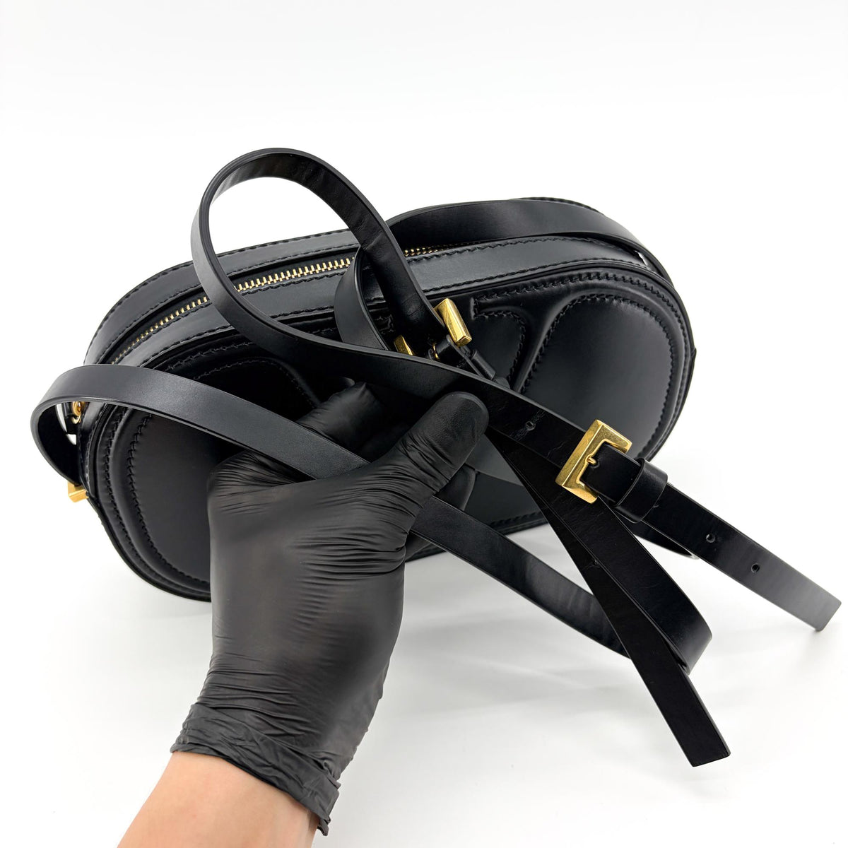 Valentino Garavani Vlogo Walk Leather Black Leather Crossbody Bag Bag (Pre-Owned)