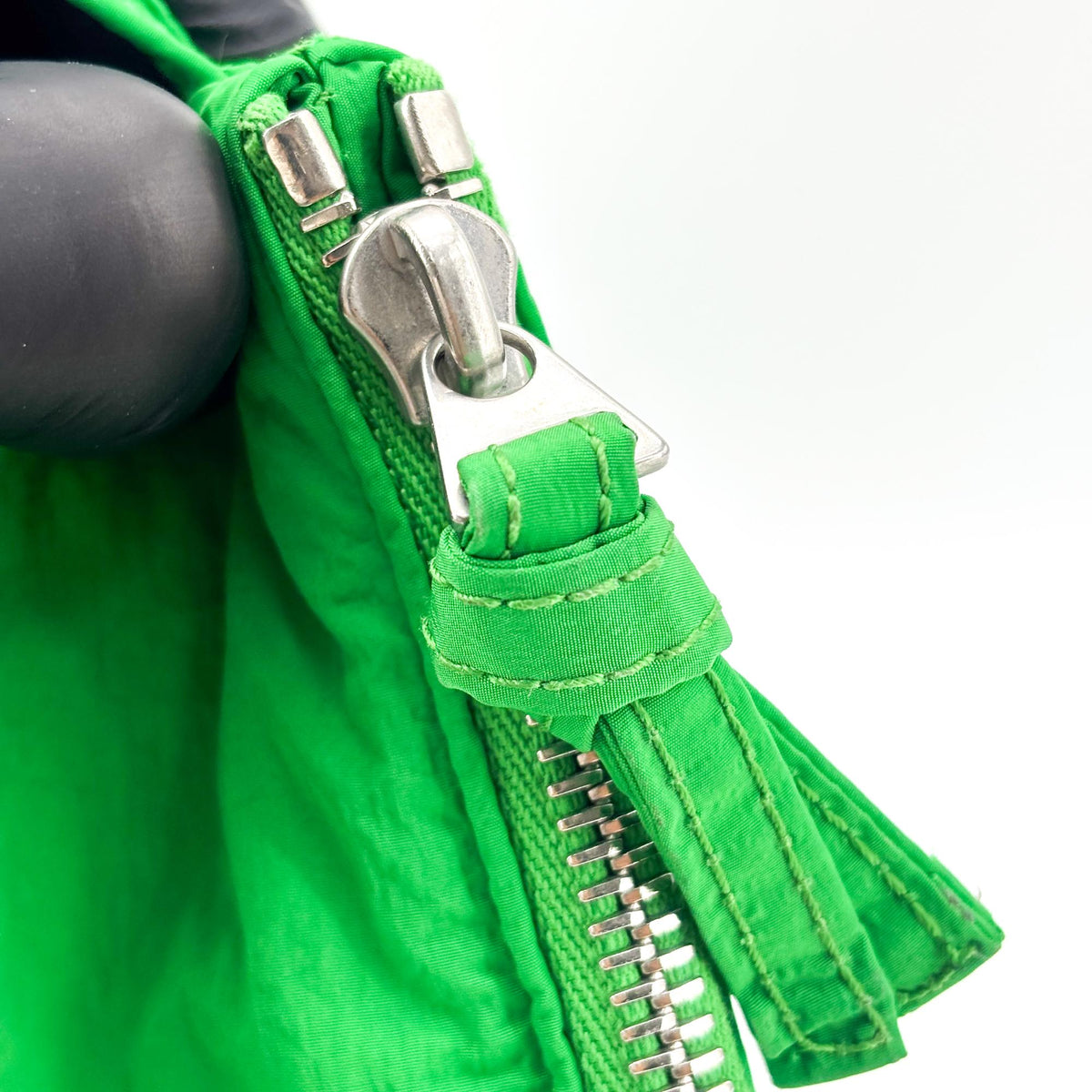 Bottega Veneta Padded Tech Cassette Intrecciato Nylon Green Nylon Crossbody Bag Bag (Pre-Owned)