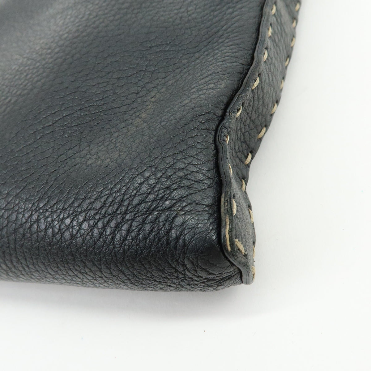 Fendi Vintage Selleria Zip Messenger Leather Black Leather Handbag (Pre-Owned)