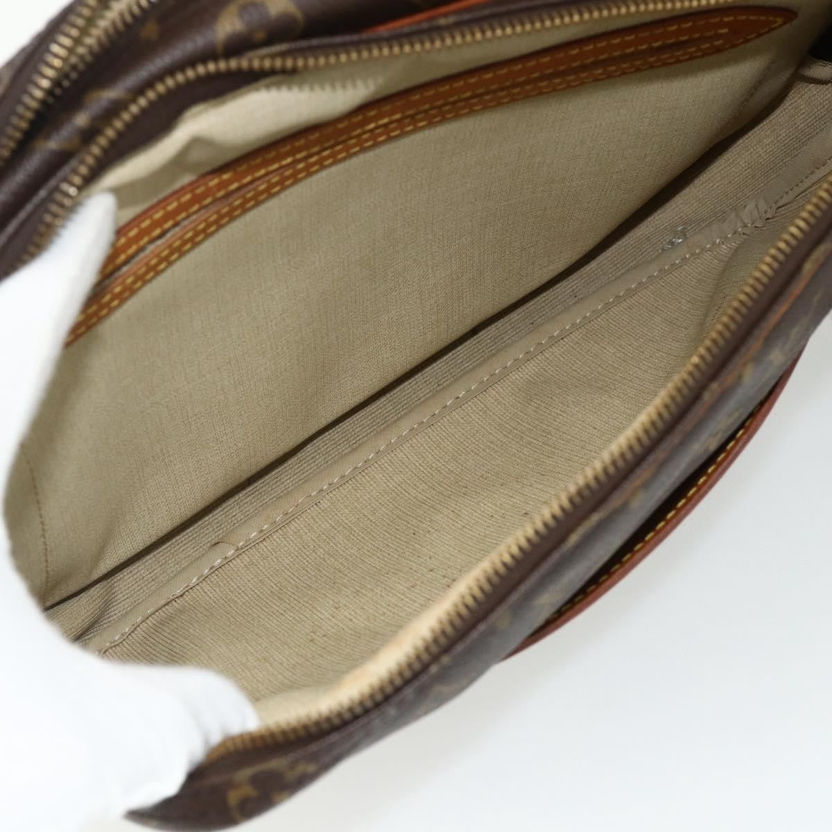 Louis Vuitton Reporter Monogram Canvas Brown Canvas Handbag (Pre-Owned)