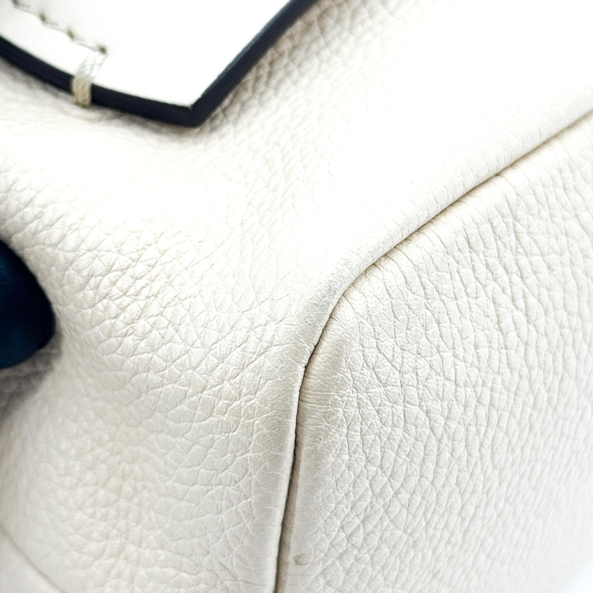 Chloe Daria Leather Black Leather Handbag (Pre-Owned)