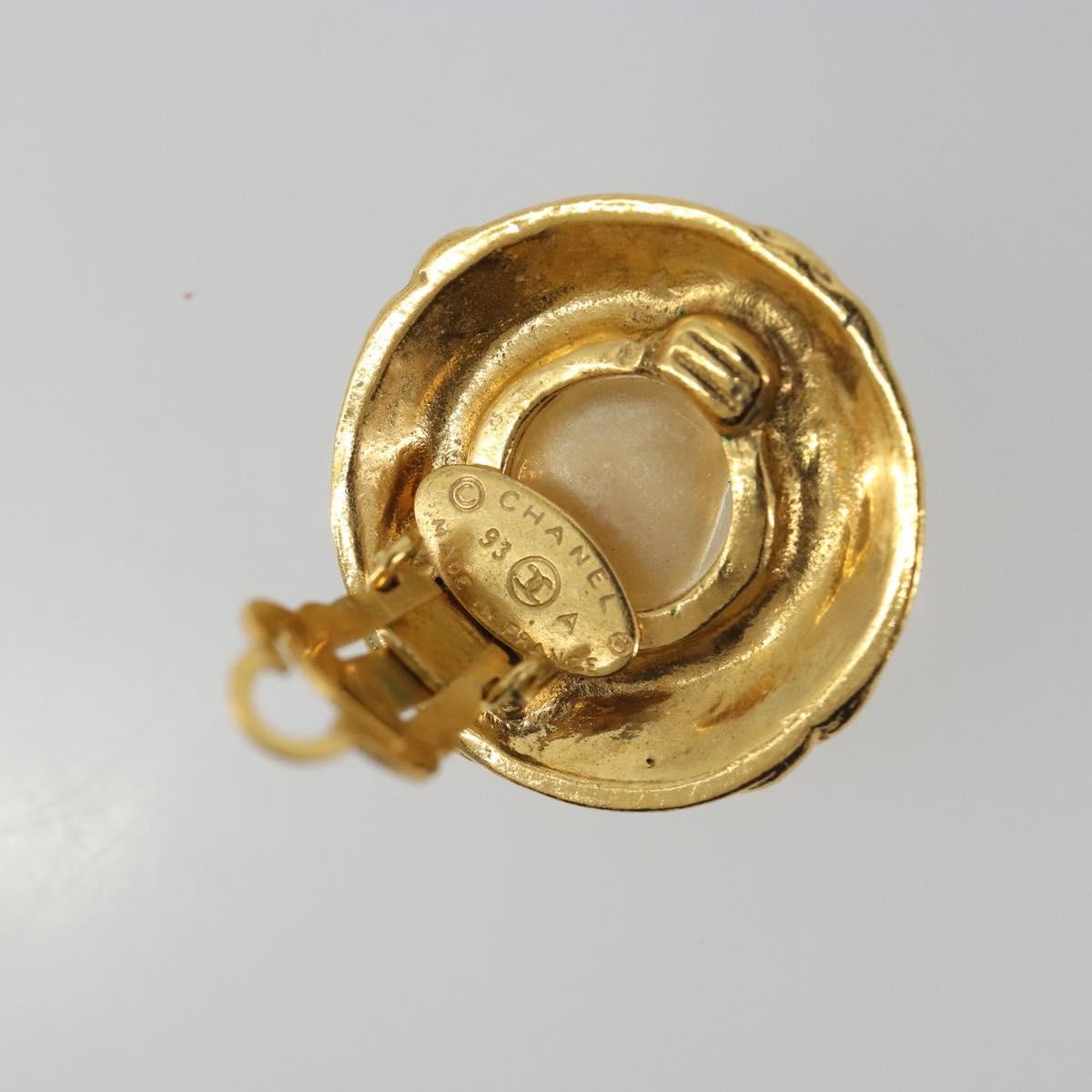 Chanel Vintage Round Cc Clip-On Metal With Faux Pearl Gold Metal Earrings Jewelry (Pre-Owned)