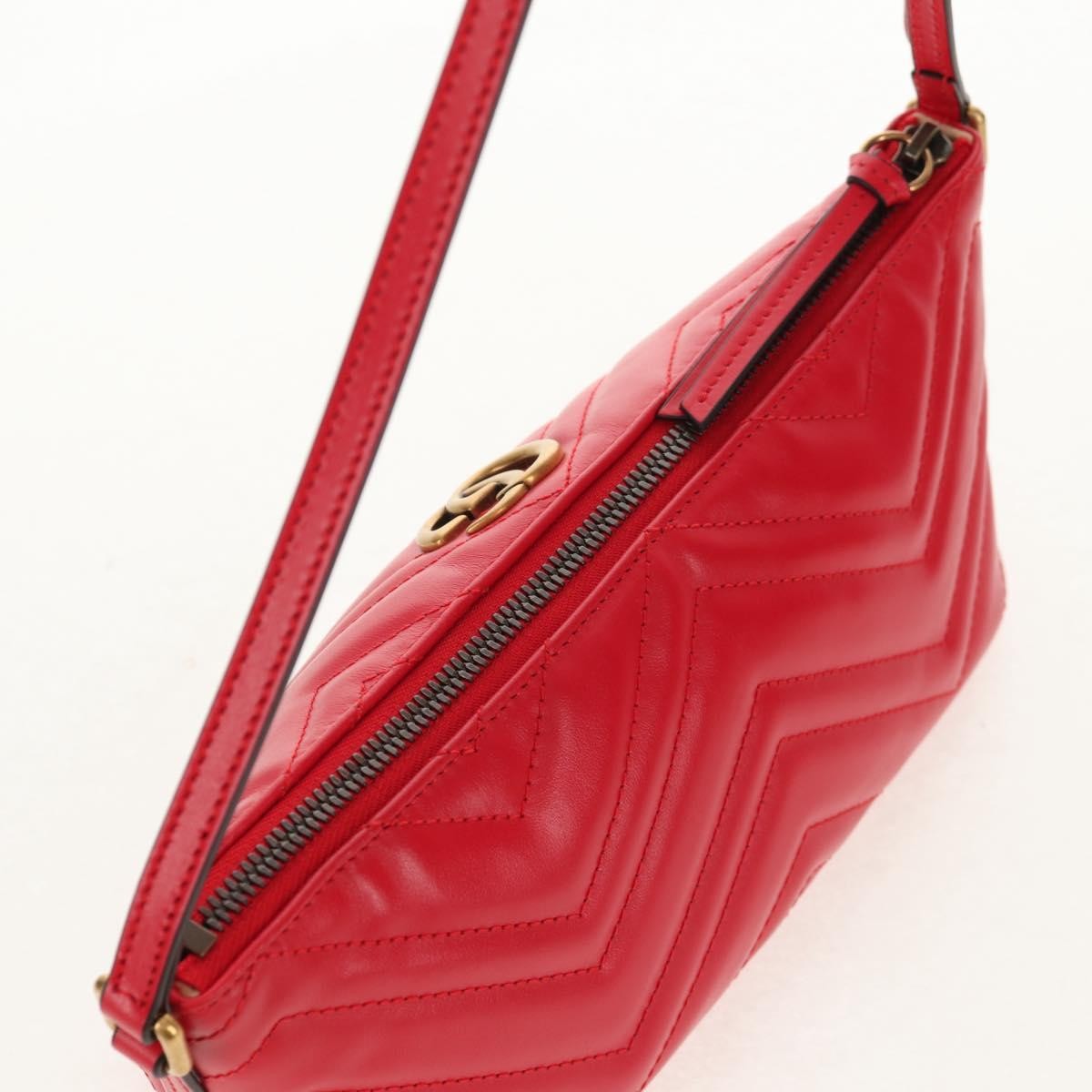 Gucci Gg Marmont Pochette Shoulder Matelasse Leather Red Leather Clutche & Pouche Bag (Pre-Owned)