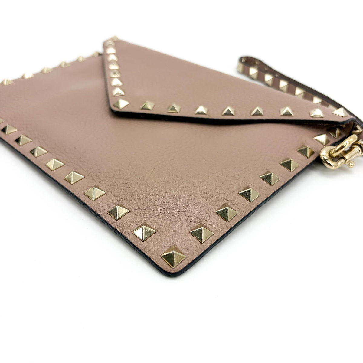 Valentino Garavani Rockstud Envelope Wristlet Clutch Leather Beige Leather Clutche & Pouche Bag (Pre-Owned)