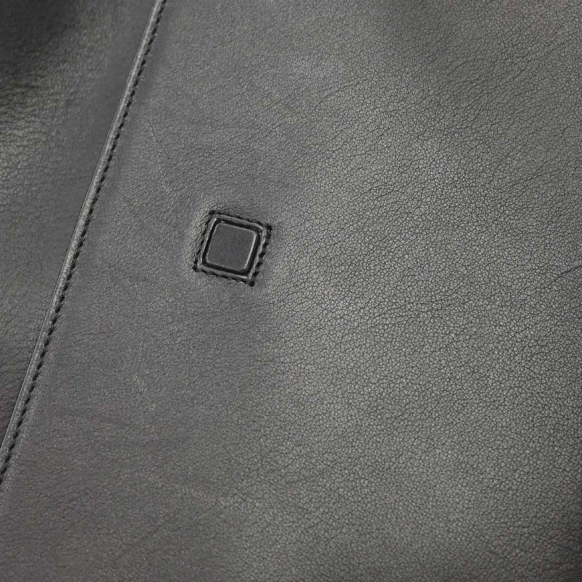 Cartier Cabochon Leather Black Leather Handbag (Pre-Owned)