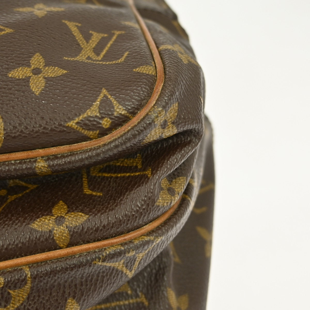 Louis Vuitton Reporter Monogram Canvas Brown Canvas Handbag (Pre-Owned)