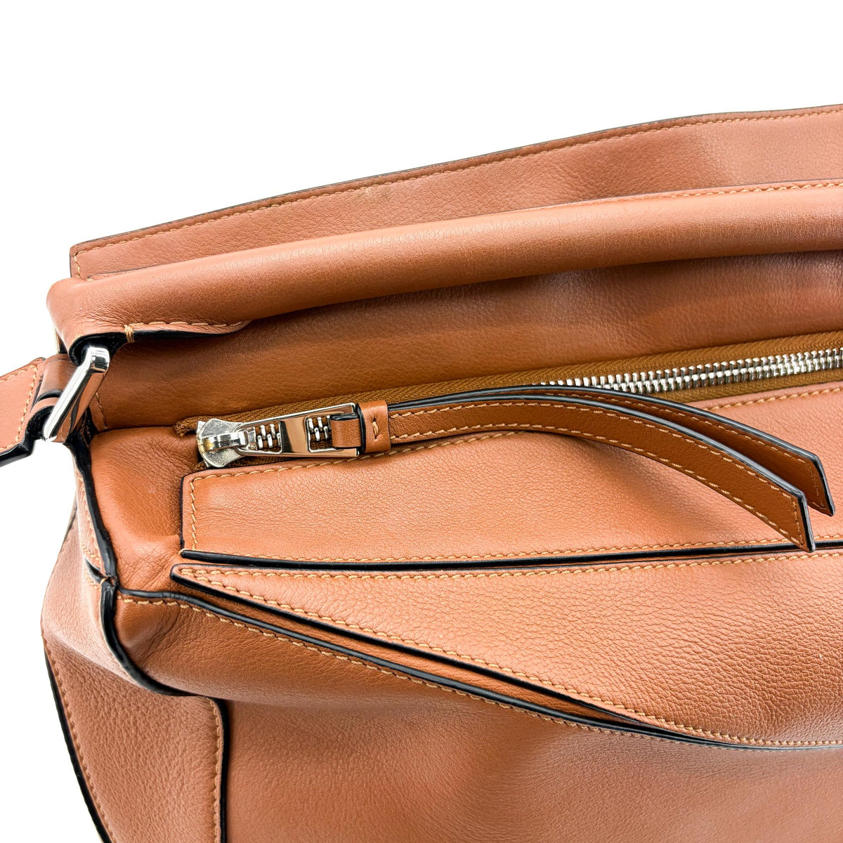 Loewe Puzzle Leather Brown Leather Handbag (Pre-Owned)
