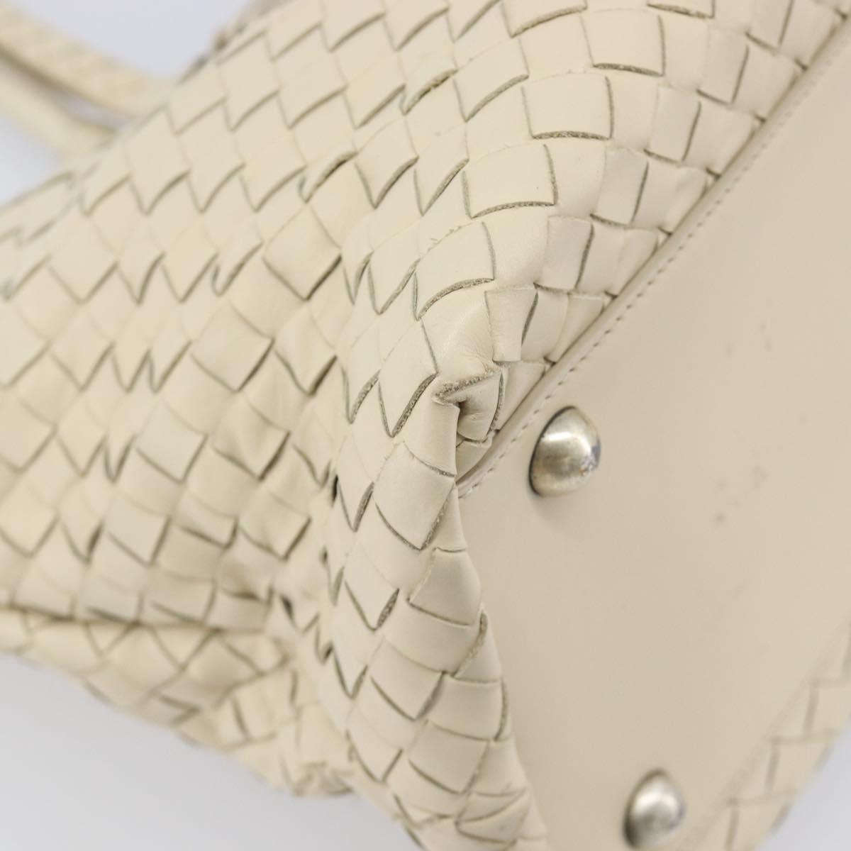 Bottega Veneta Belted Cabas Tote Intrecciato Nappa With Stitched Detail White Leather Tote Bag Bag (Pre-Owned)