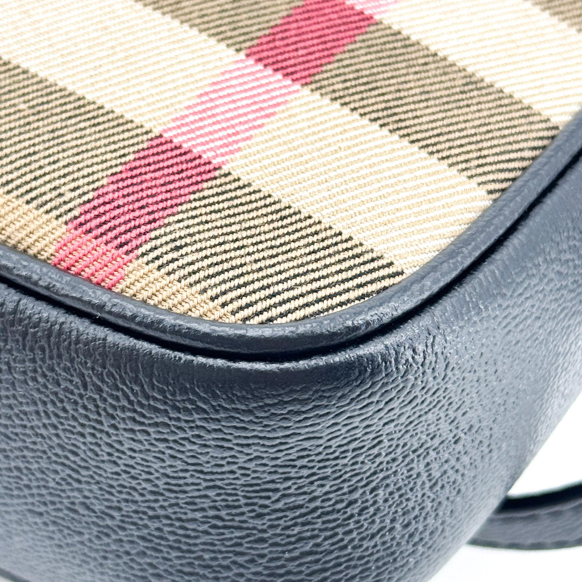Burberry Camera Vintage Check Canvas Black Canvas Handbag (Pre-Owned)