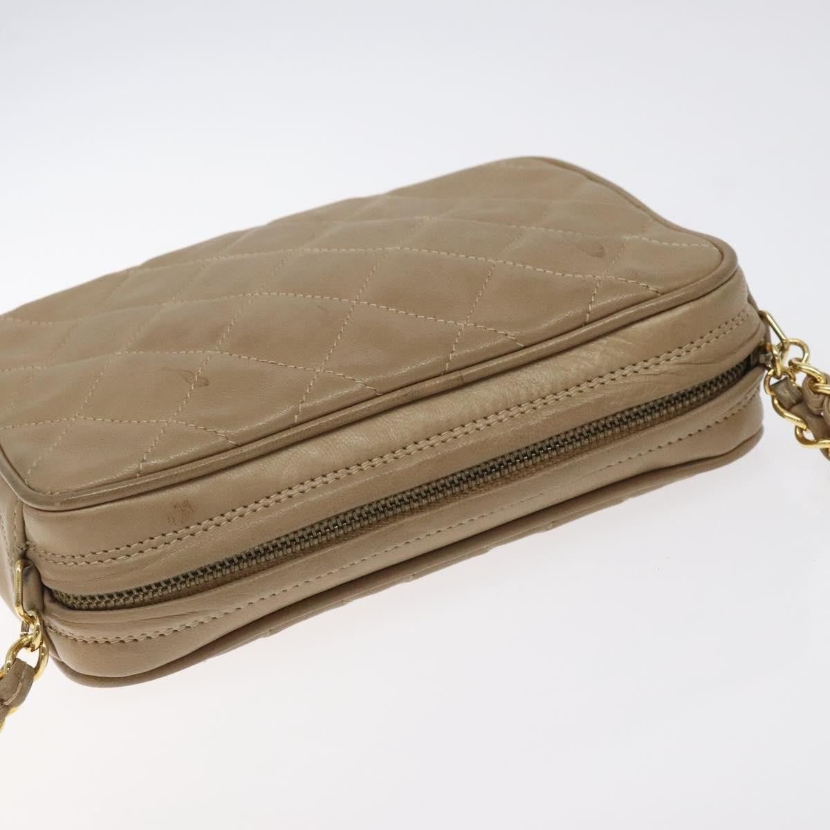 Chanel Vintage Diamond Cc Camera Quilted Leather Beige Leather Shoulder Bag Bag (Pre-Owned)