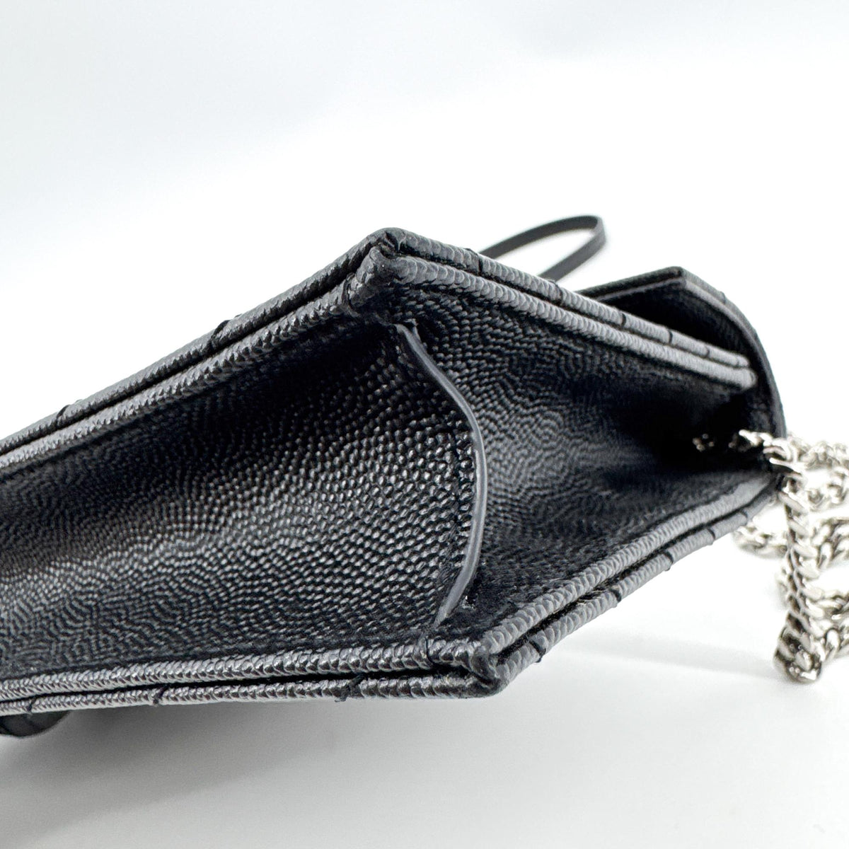 Saint Laurent Classic Monogram Wallet On Chain Matelasse Chevron Leather Black Leather Crossbody Bag Bag (Pre-Owned)