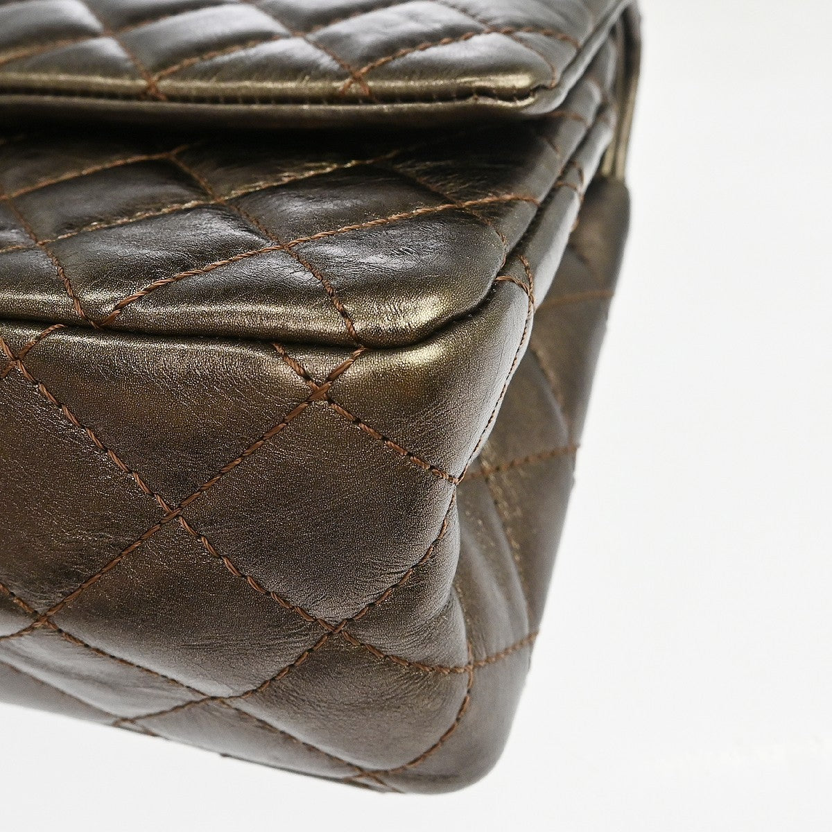 Chanel Reissue 2.55 Flap Quilted Metallic Aged Calfskin Brown Leather Handbag (Pre-Owned)