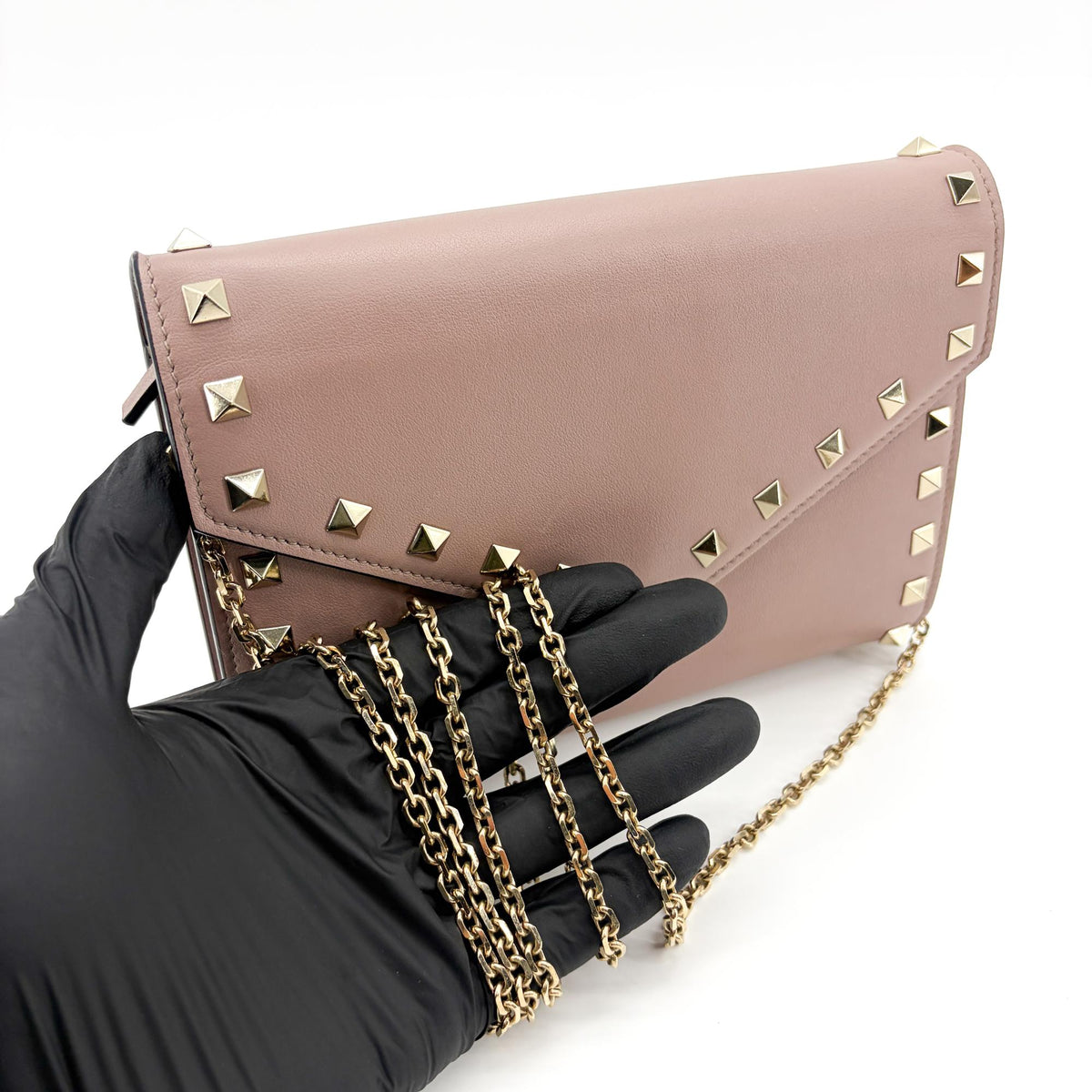 Valentino Garavani Rockstud Envelope Chain Leather Beige Leather Crossbody Bag Bag (Pre-Owned)