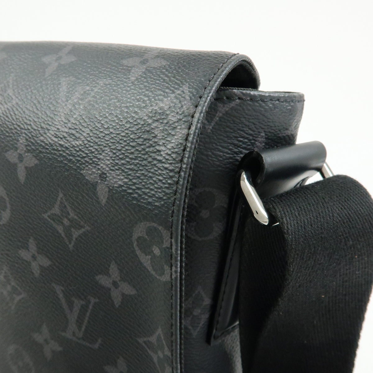 Louis Vuitton District Messenger Monogram Eclipse Canvas Gray Canvas Handbag (Pre-Owned)