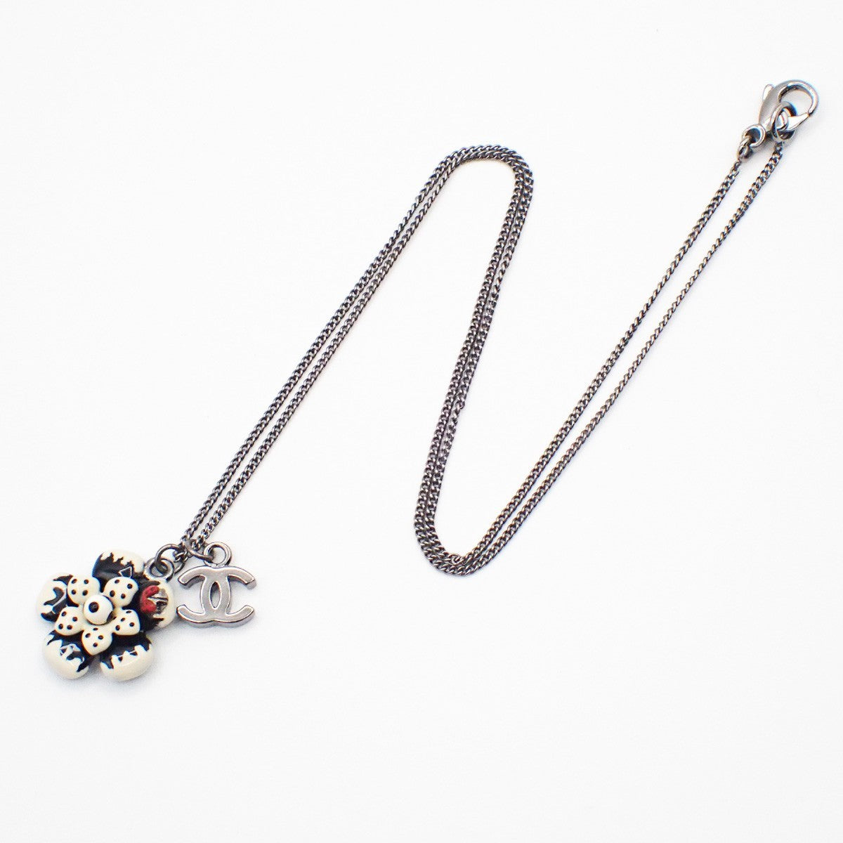 Chanel Cc Flower Ladybug Silver Plated And Acrylic Silver Metal Necklace Jewelry (Pre-Owned)