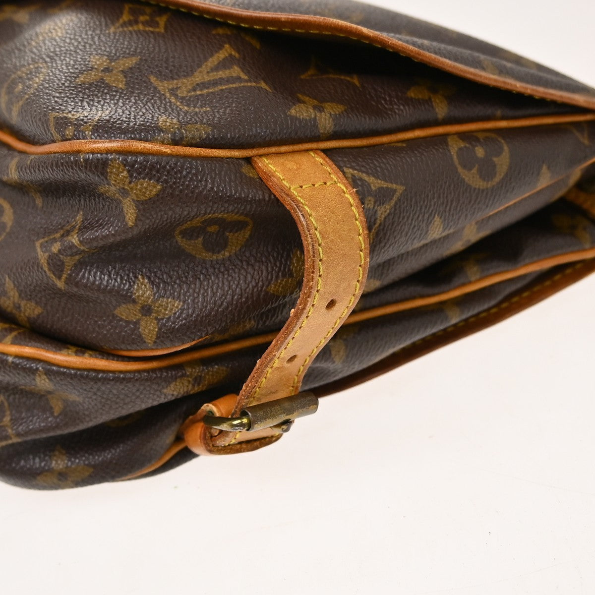 Louis Vuitton Saumur Canvas Brown Canvas Shoulder Bag Bag (Pre-Owned)